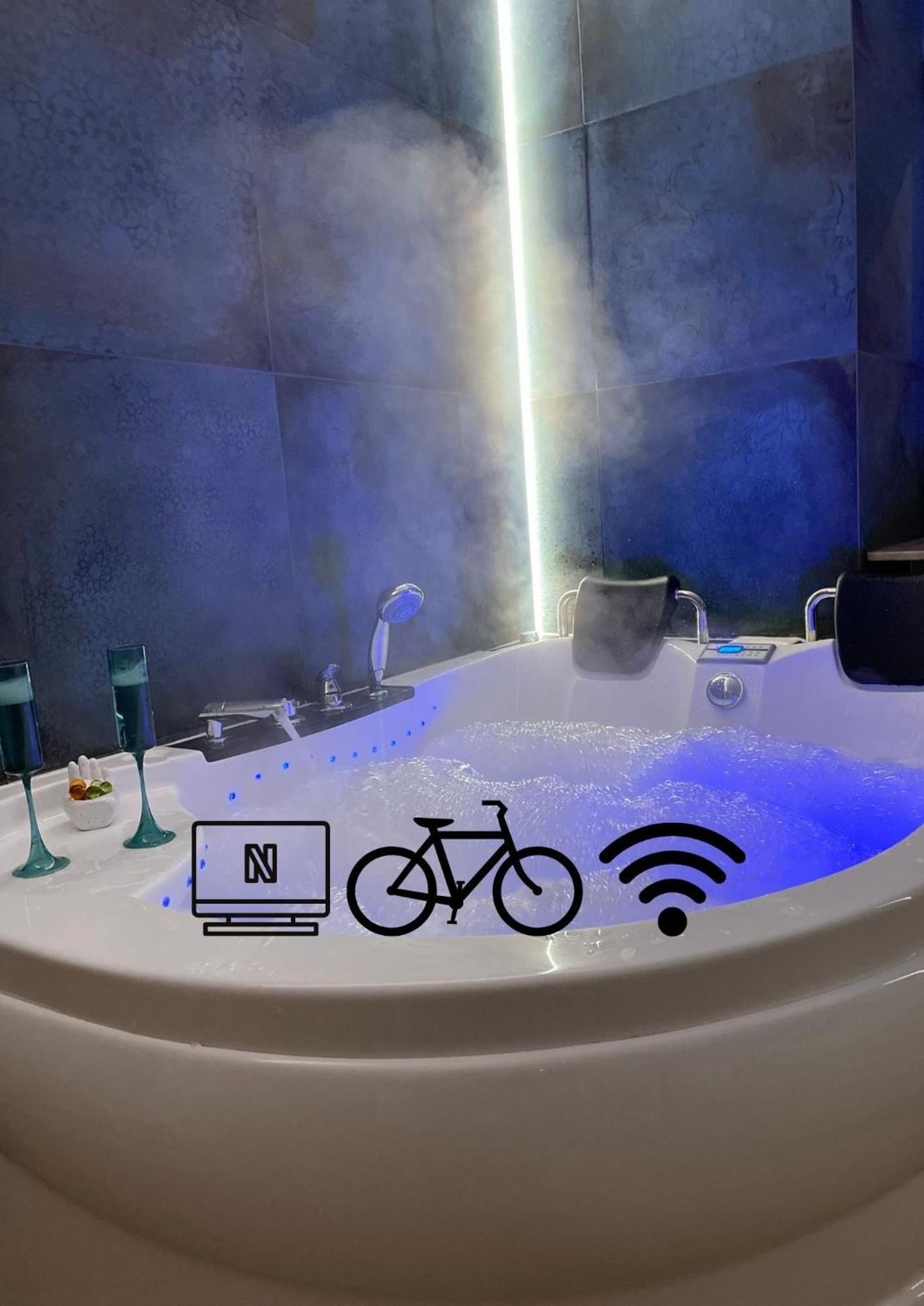 Jacuzzi & Bike Apartment, 크라쿠프 외부 사진